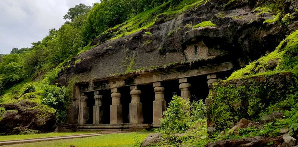 Elephant caves1